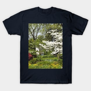 Dogwood in Front of White House T-Shirt